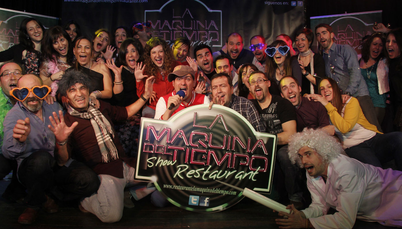 Grupo de amigos en una despedida en Madrid